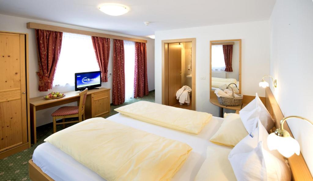 Hotel Bergblick Racines Room photo